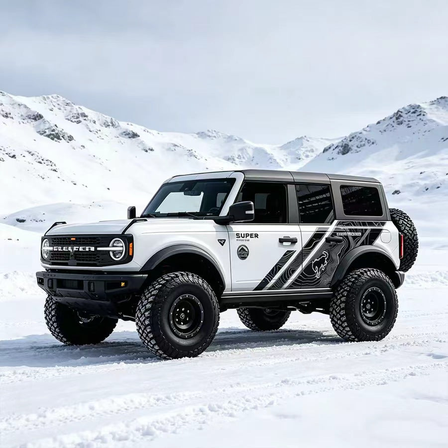 White Ford Bronco with Topographic Stripe Minimal Off-Road Side Graphic Vinyl Wrap in Snow