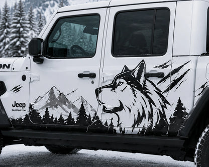 Jeep Gladiator Rubicon wolf mountain decal – close-up door panel wolf portrait detail in snow